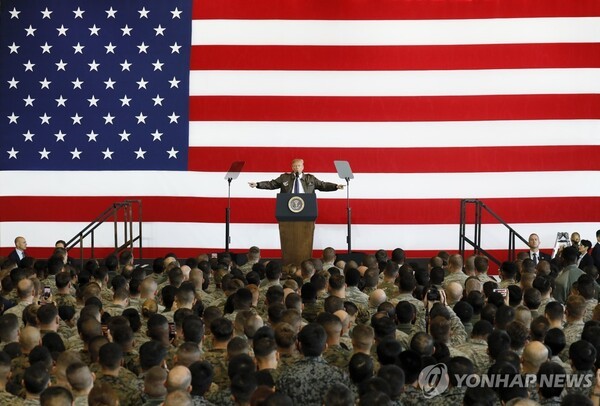 2017년 당시 일본 요코타 미군기지를 찾은 도널드 트럼프 대통령. @연합뉴스