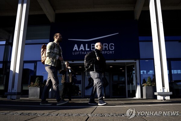 드론 출몰로 일시 폐쇄조치된 덴마크 올보르 공항 입구. @연합뉴스