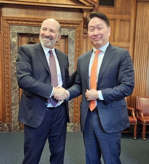 러트닉 미 상무장관과 만나는 최태원 SK 회장. @연합뉴스