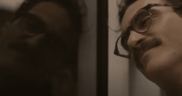 주인공이 AI와 사랑에 빠지는 충격적인 소재의 영화 Her의 한 장면. @유투브