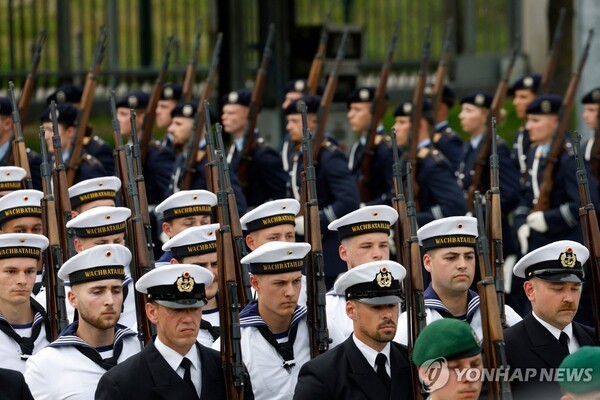재무장을 서두르는 독일 연방군. @연합뉴스