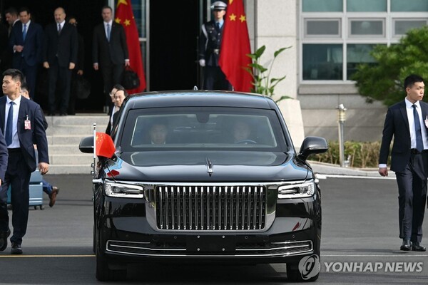 방한 중인 시진핑 국가주석의 전용차량 훙치N701. @연합뉴스 