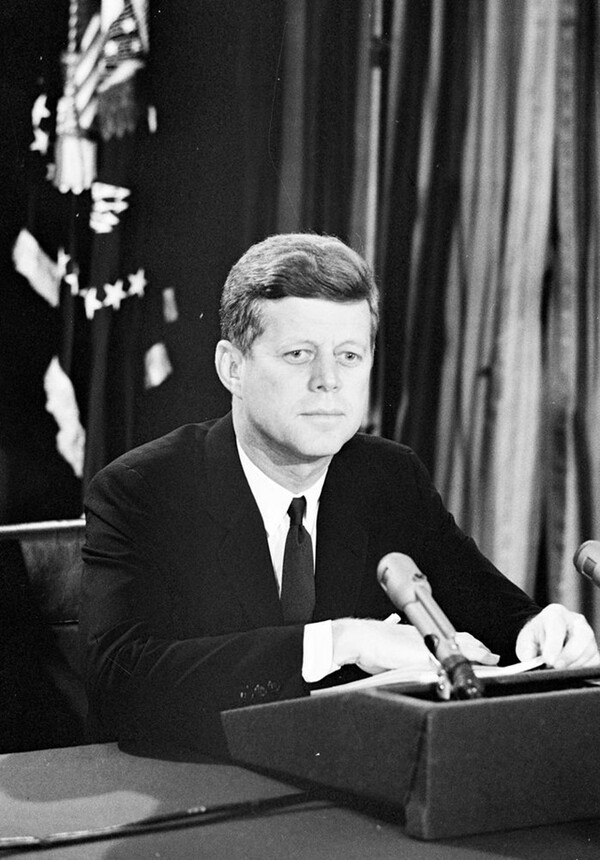 1962년 10월 쿠바 미사일 위기와 관련 대국민 연설하는 존 F. 케네디 당시 대통령. @연합뉴스