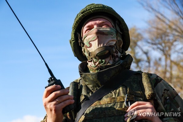 드론을 조종하는 러시아 병사. @연합뉴스