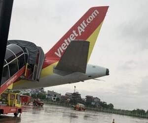 공중 편의점이 된 비행기, 비엣젯의 품격 없는 비행