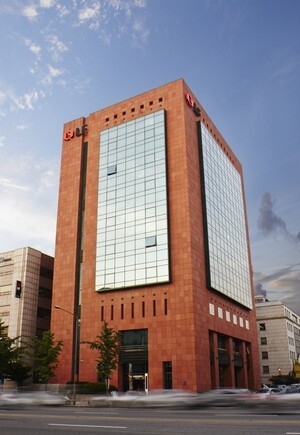 LF디앤엘, 지주사 지분 매수...오너 4세 구성모 '편법승계' 논란